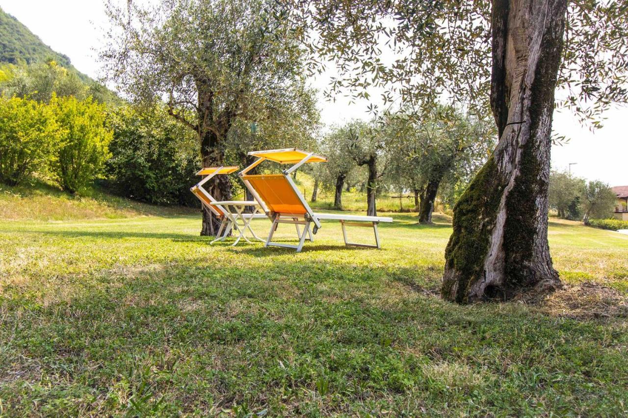 Casa Mandello Lägenhet Salò Exteriör bild
