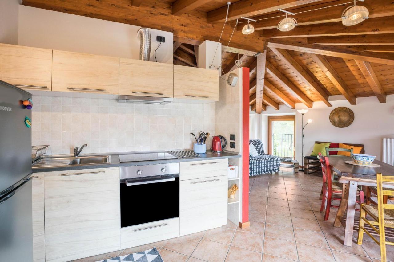 Casa Mandello Lägenhet Salò Exteriör bild