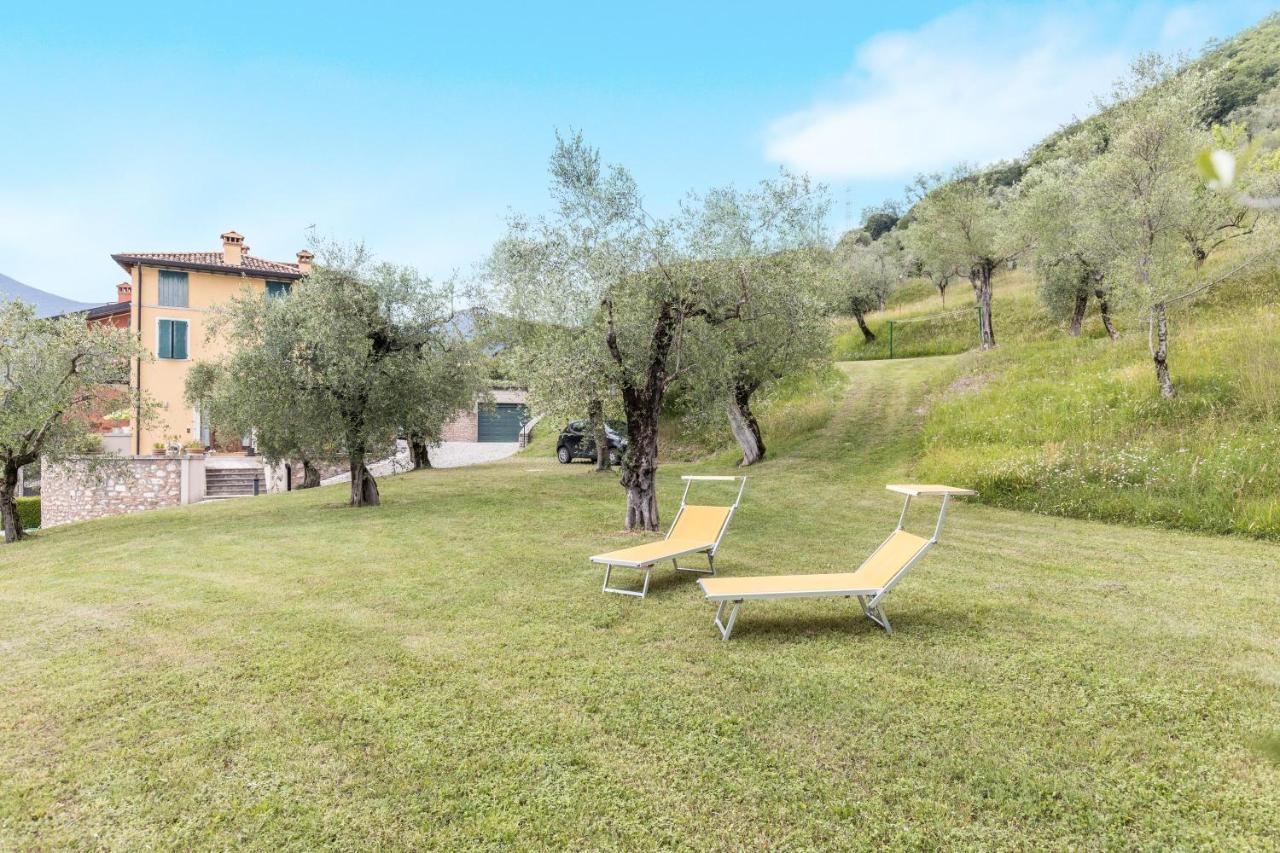 Casa Mandello Lägenhet Salò Exteriör bild
