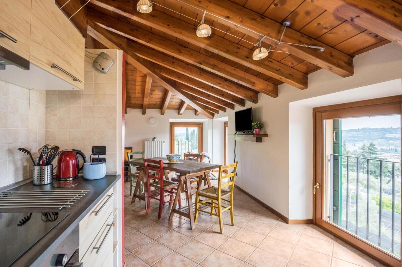 Casa Mandello Lägenhet Salò Exteriör bild