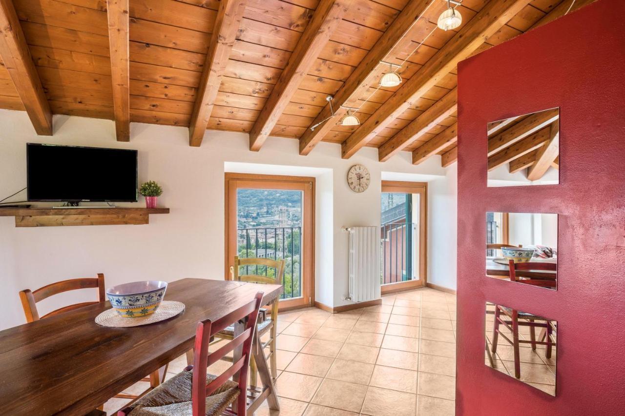 Casa Mandello Lägenhet Salò Exteriör bild