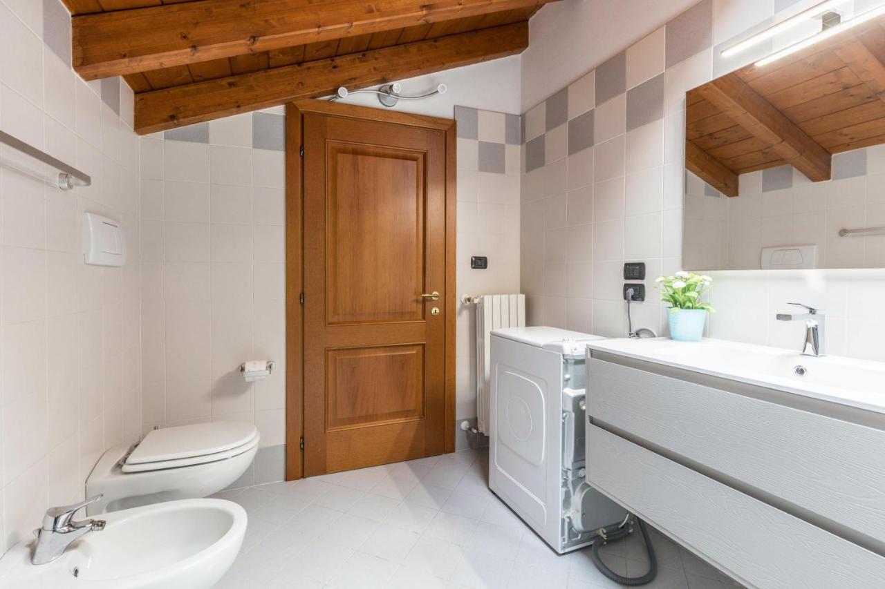 Casa Mandello Lägenhet Salò Exteriör bild