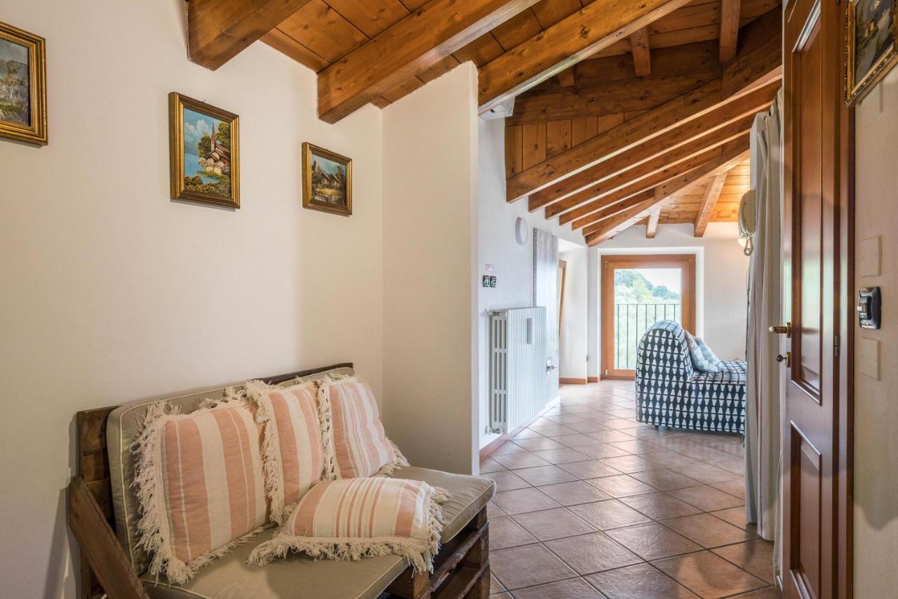 Casa Mandello Lägenhet Salò Exteriör bild