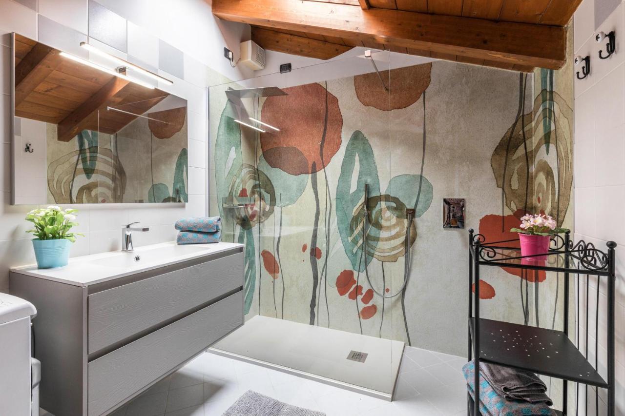 Casa Mandello Lägenhet Salò Exteriör bild