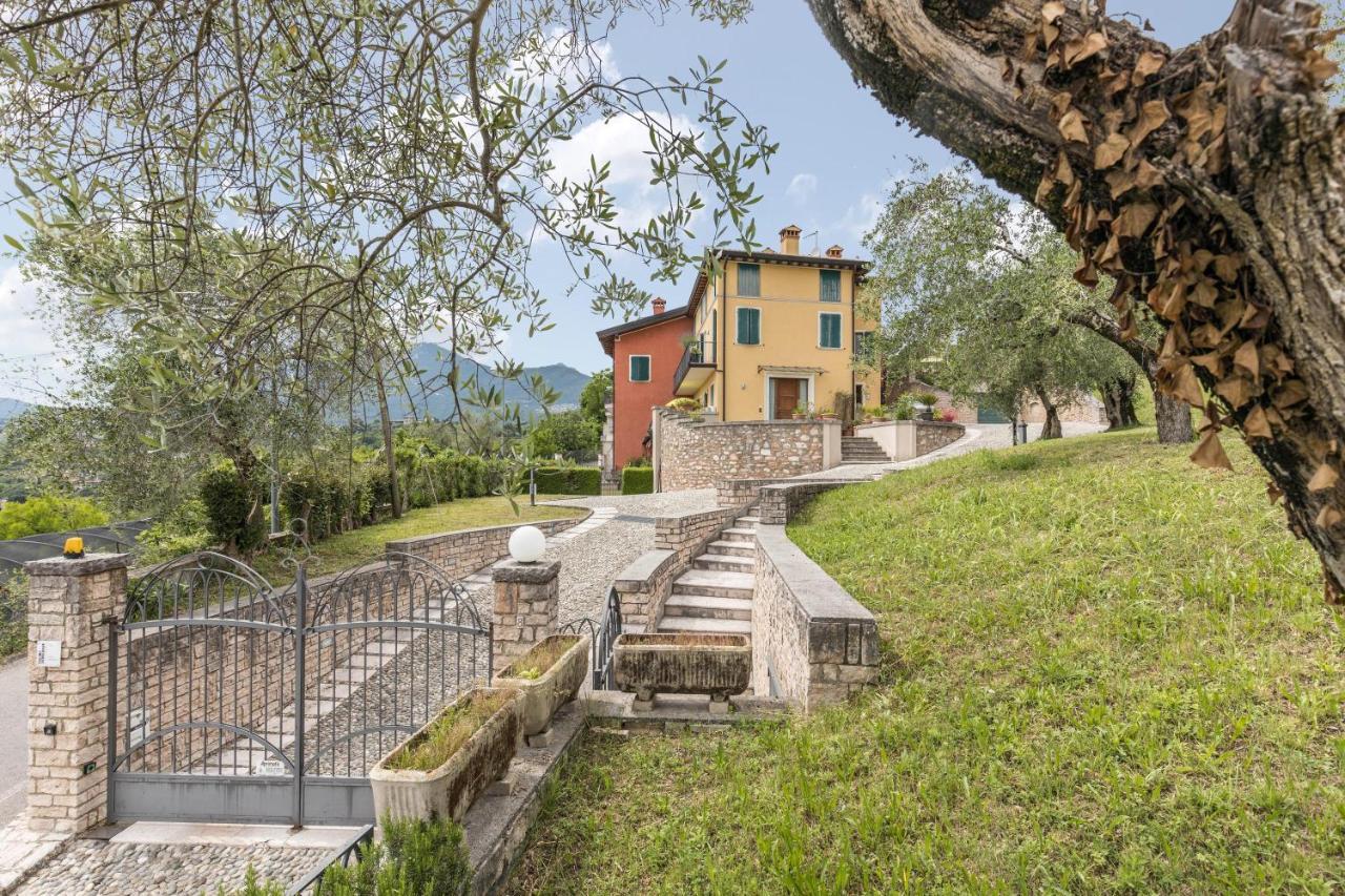 Casa Mandello Lägenhet Salò Exteriör bild